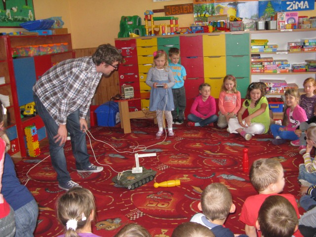 Studenci AGH gościli u przedszkolaków w Iwoniczu